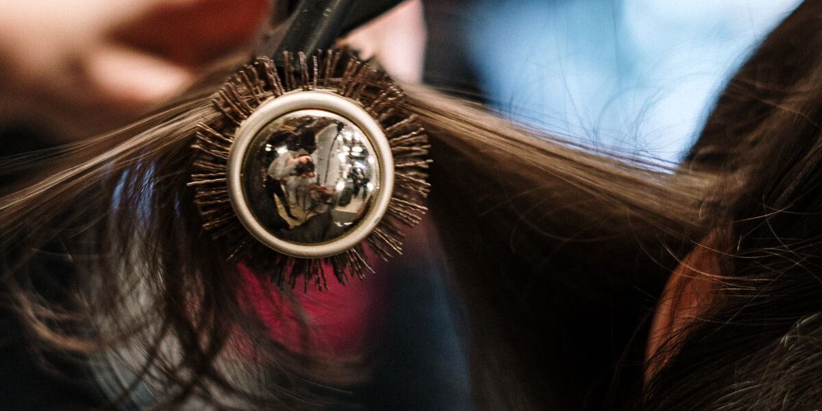 Секреты идеальной сушки волос: рушник, фен и термозащита