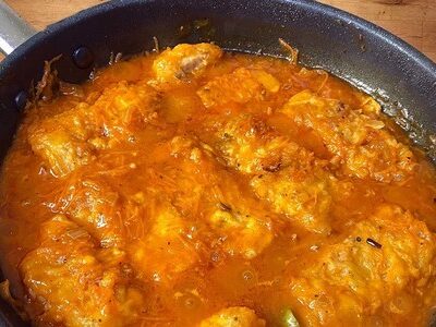 Нежное томленое филе трески: простой рецепт с овощами в томатном соусе