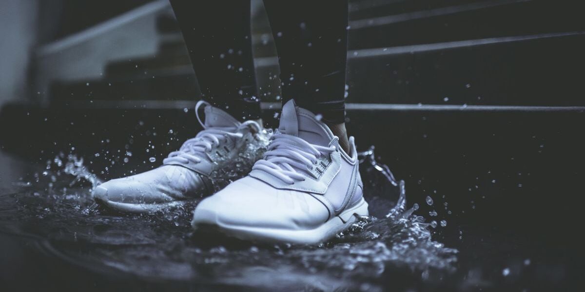 Как быстро высушить обувь дома: советы для любого сезона