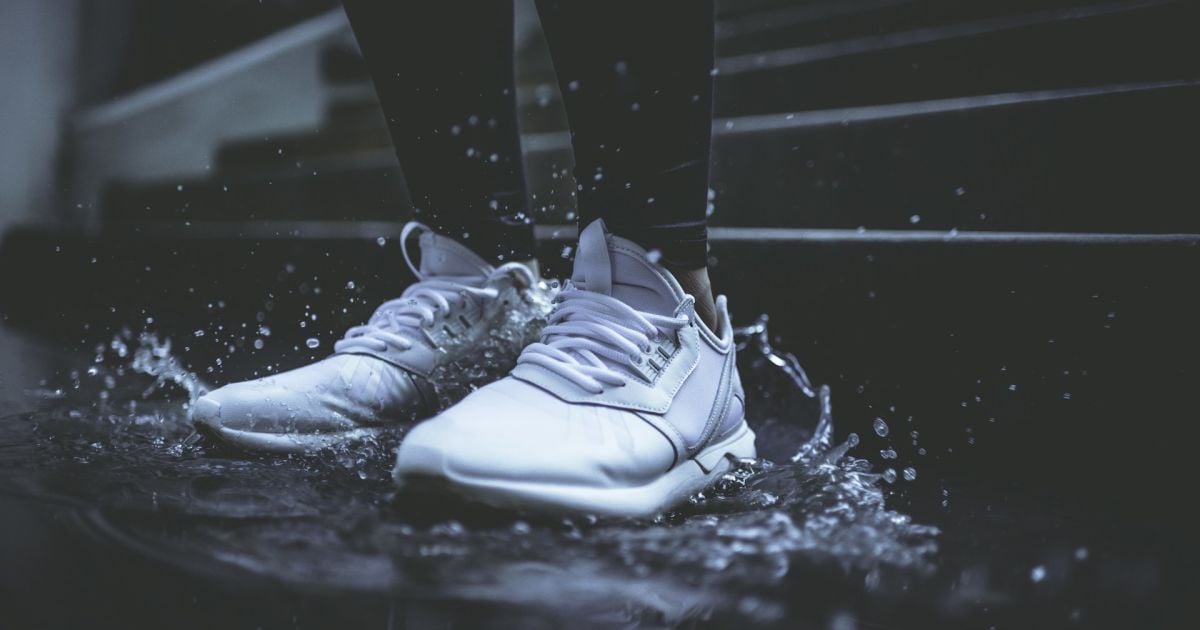 Как быстро высушить обувь дома: советы для любого сезона