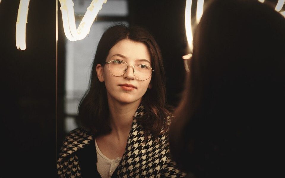 Как поддержать себя в трудные времена: аффирмации для внутренней силы