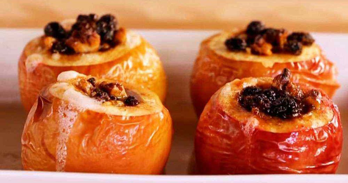 Запеченные яблоки в духовке: простые рецепты с сыром, медом и корицей для уютного дома