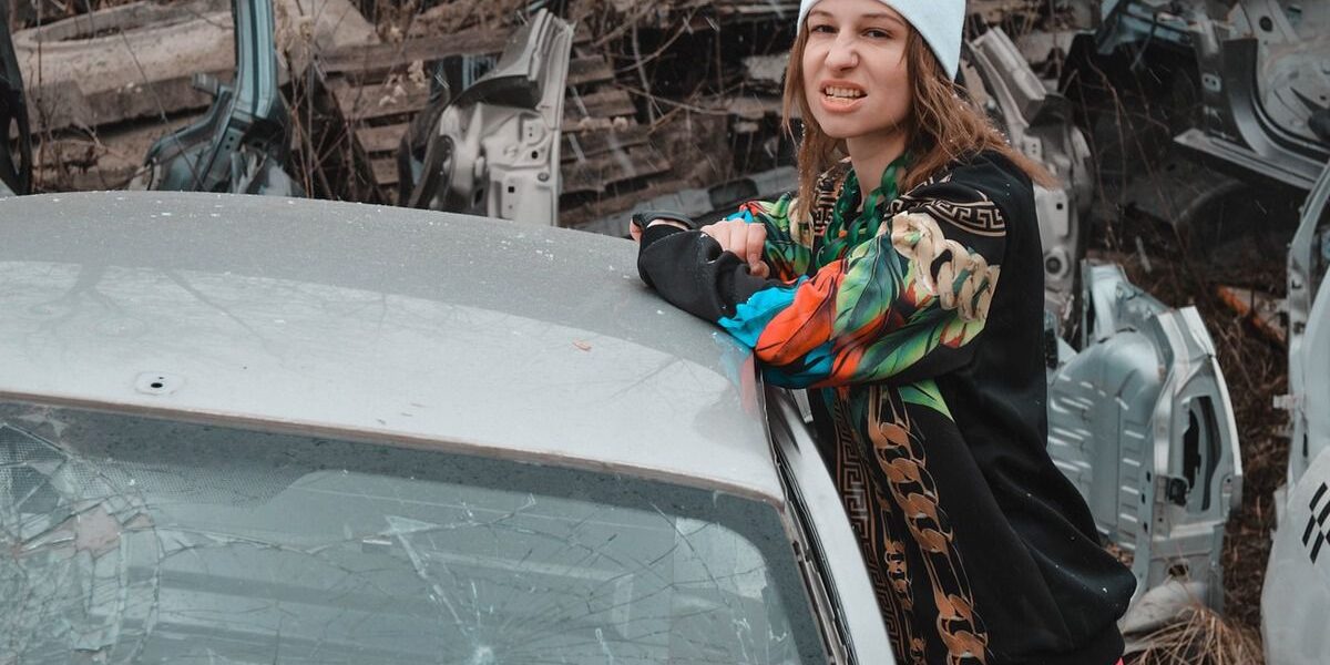 Как понять, что друг завидует: 5 тревожных сигналов