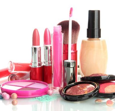 Как звезды хранят косметику: секреты идеального макияжа