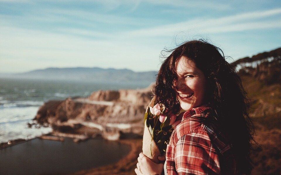 Как заинтересовать мужчину: первые шаги к знакомству