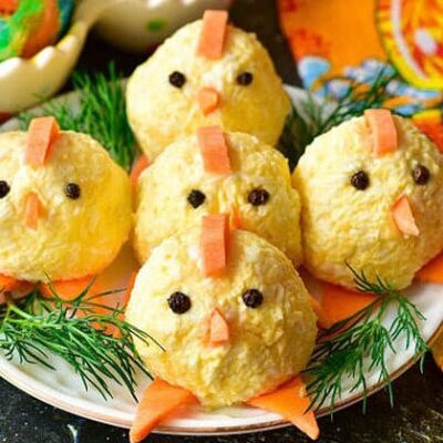 Оригинальные сырные шарики "Цыплята" для пасхального стола: рецепт легкой закуски