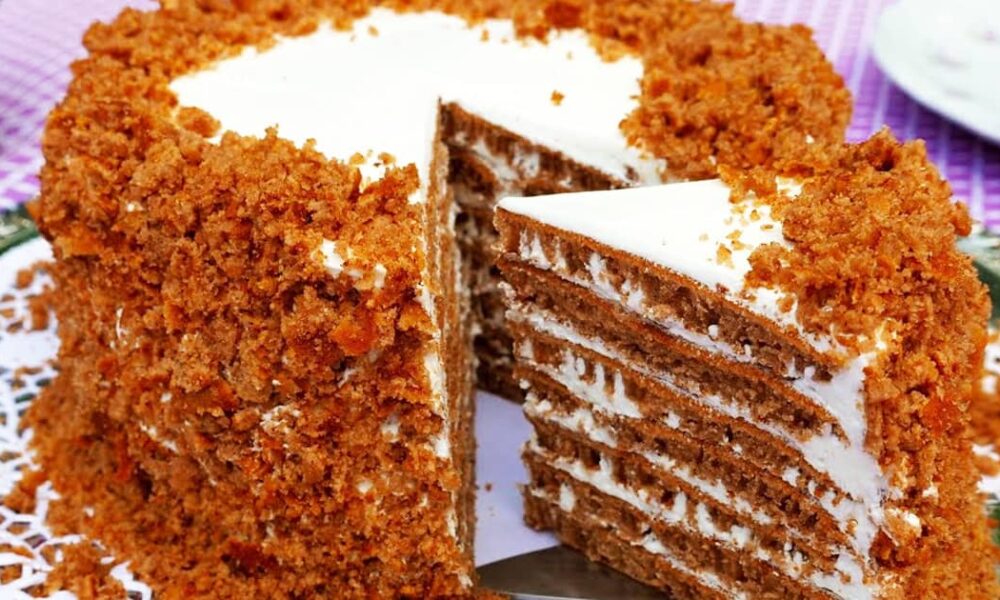 Простой торт на сковороде "Артемон": секрет быстрого десерта, который удивит всех