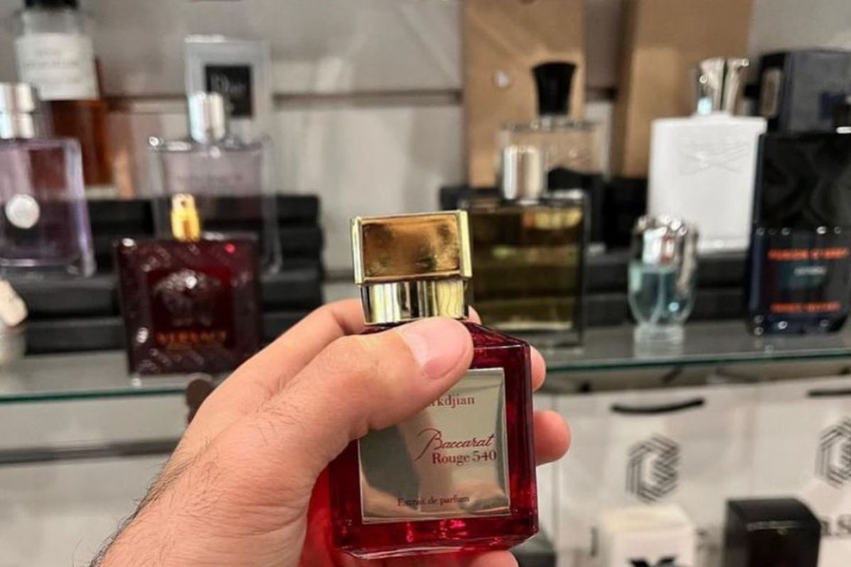 Осенние ароматы: как выбрать парфюм, который сведет его с ума