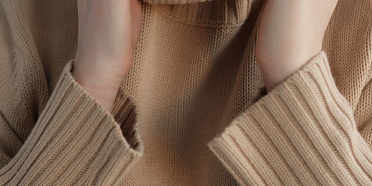 Как сделать шерстяной свитер мягким и уютным: секреты ухода