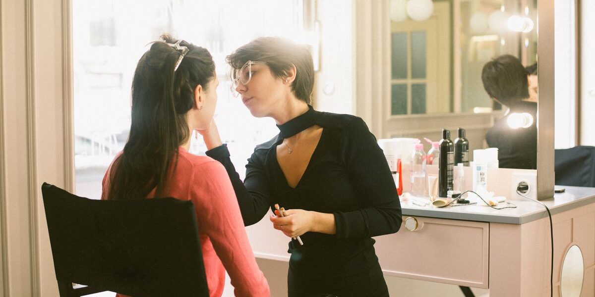 Чего не терпят визажисты: главные ошибки клиентов