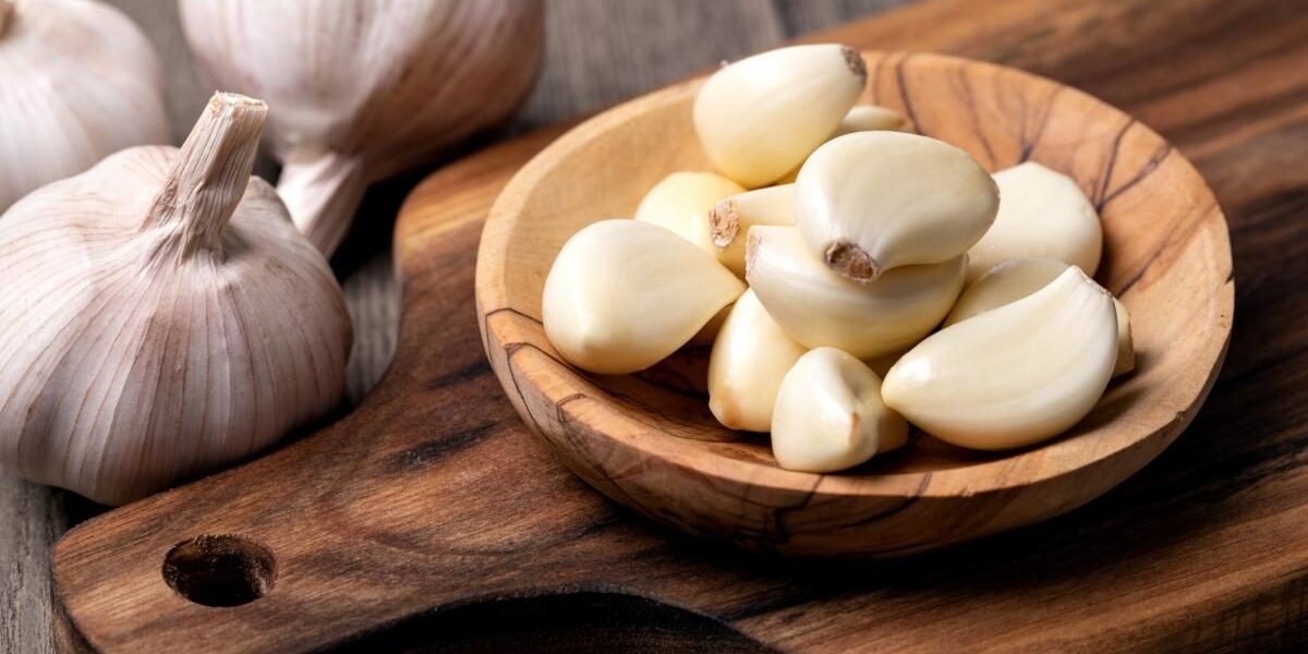 Вредный чеснок: 3 опасных сочетания в питании, которые стоит избегать
