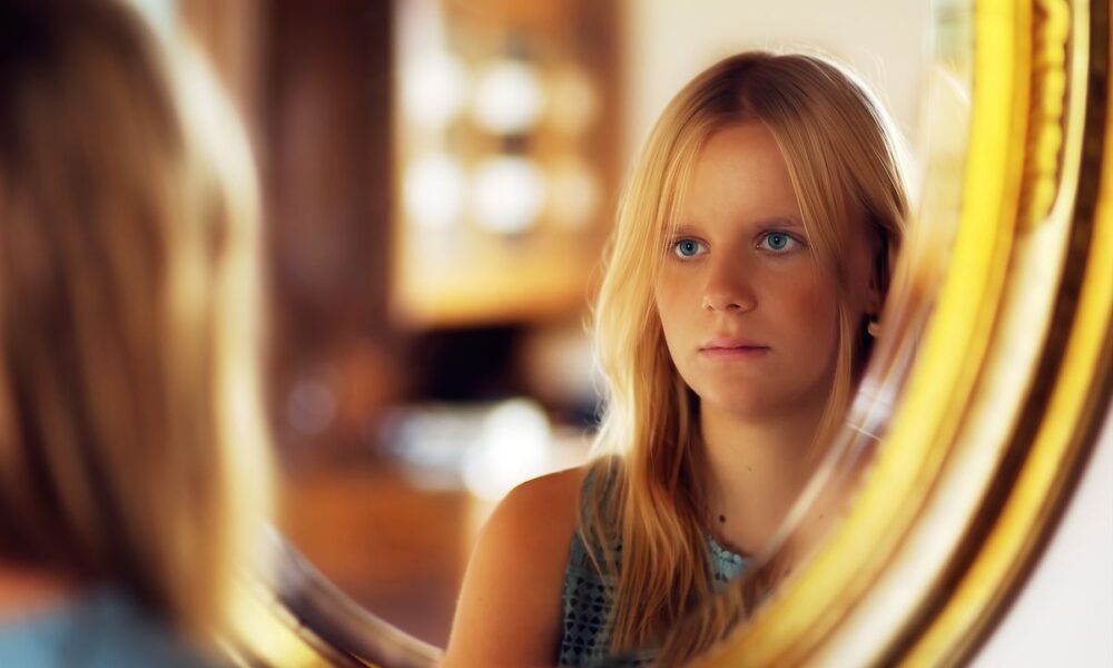 5 признаков, которые говорят о преждевременном старении: как замедлить время