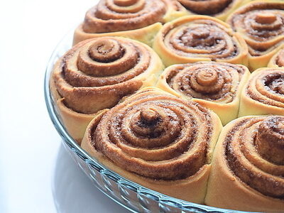Синнабон: простой рецепт любимых булочек с корицей