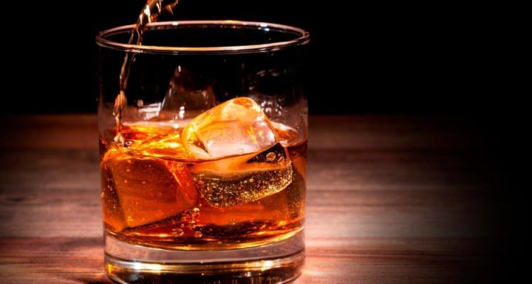 Как алкоголь разрушает женскую печень: скрытые факторы риска