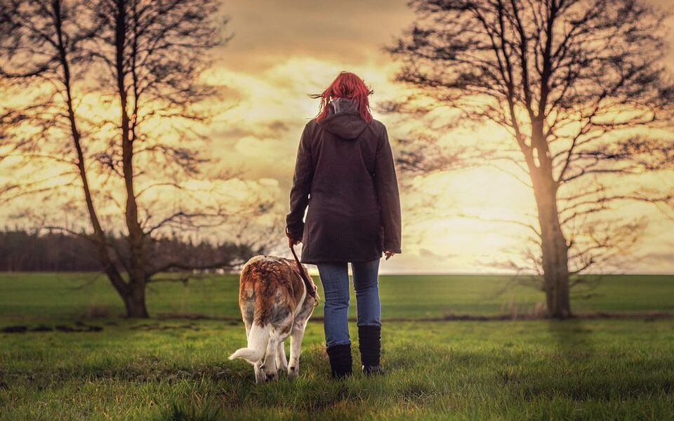Почему с возрастом женщины сужают круг общения и избегают близости