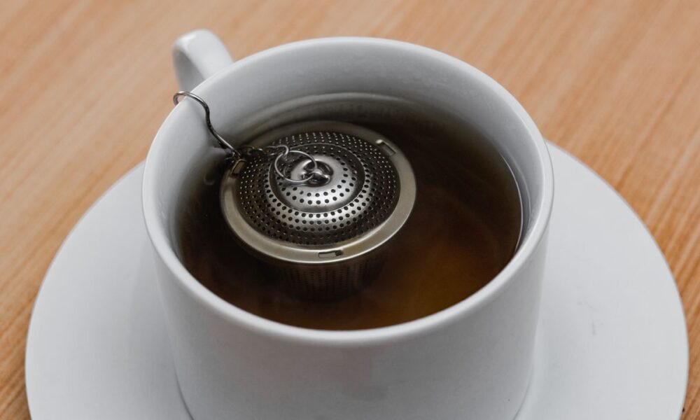 Черный чай для волос: секреты красоты и здоровья как у звезд