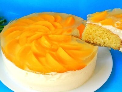 Легкий творожный десерт с персиками: простой рецепт нежного торта с желе