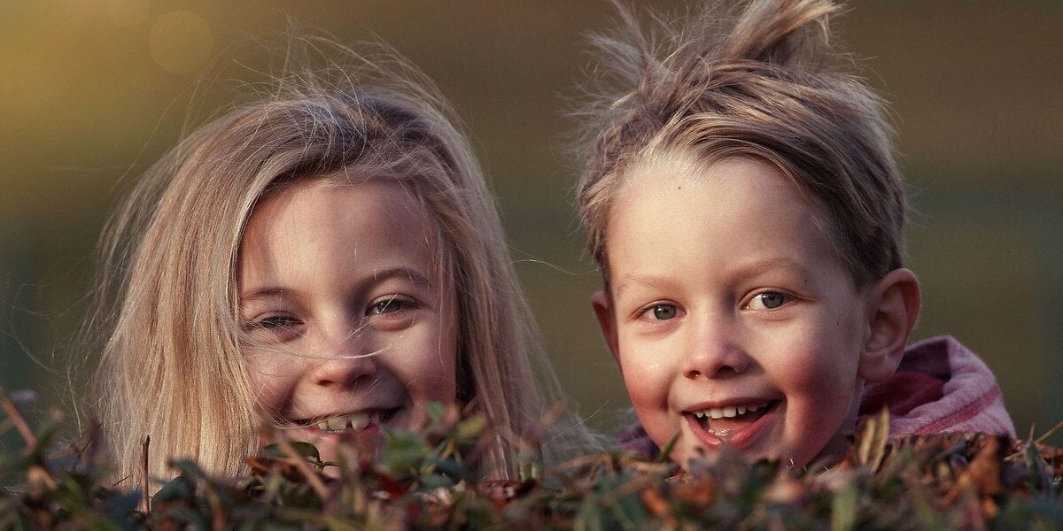 День брата и сестры: идеи для уютного семейного праздника и теплые поздравления