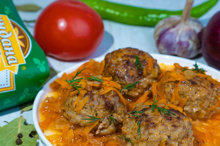 Сочные фрикадельки в томатном соусе: простой и вкусный рецепт