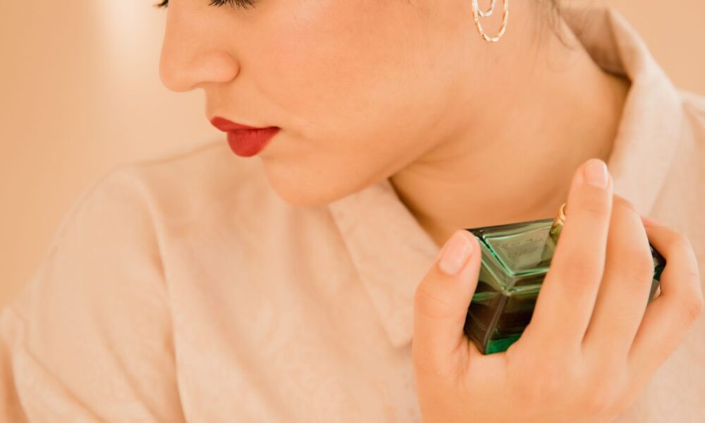 Как выбрать идеальный парфюм: 3 секрета, которые помогут найти свой аромат