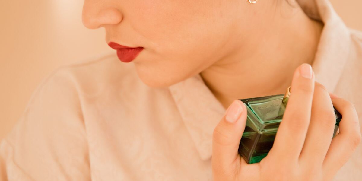 Как выбрать идеальный парфюм: 3 секрета, которые помогут найти свой аромат