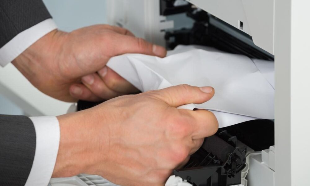 Как спасти принтер от замятия бумаги: простые советы для дома