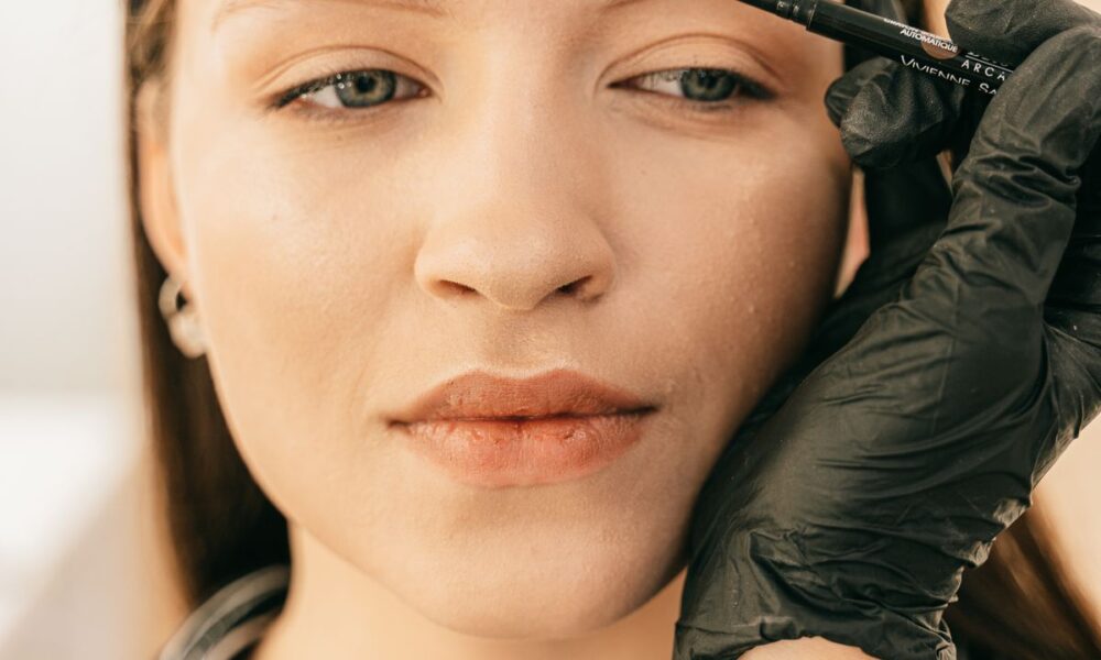 Секреты окрашивания бровей хной: инструкция от звездных визажистов