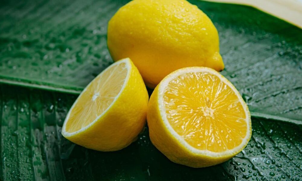 Цитрусовые: кому стоит отказаться от лимона и других фруктов для здоровья