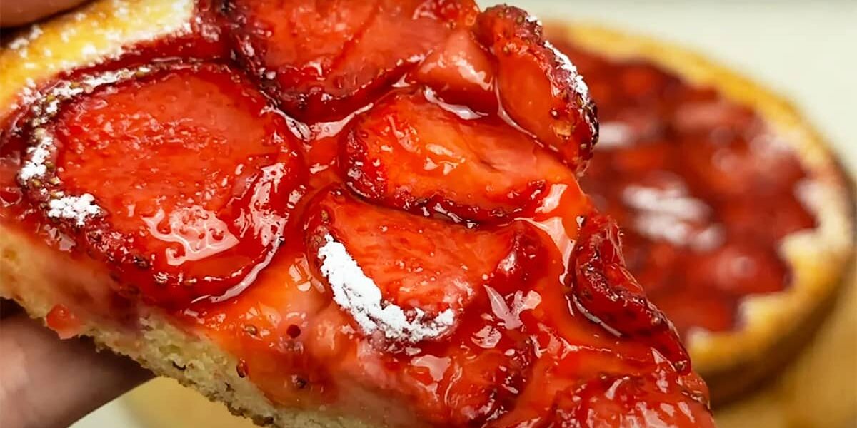 Лучший домашний клубничный пирог: простой рецепт, который покорит всех