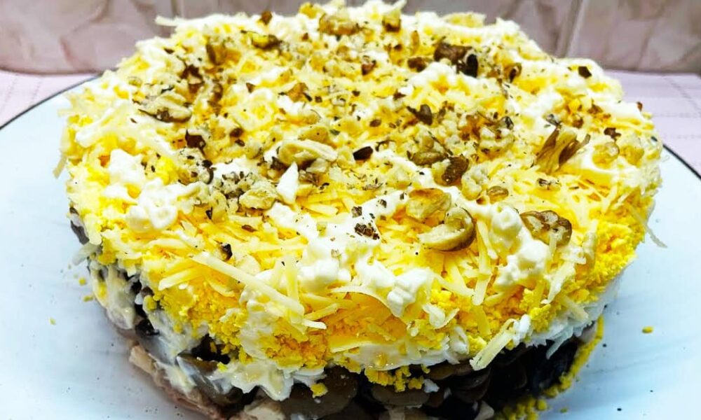 Воздушный салат "Оксана": секретный рецепт от свекрови для вашего стола