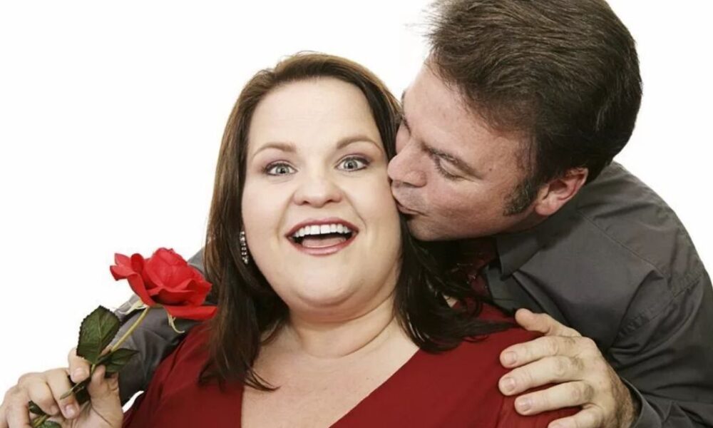 Почему мужчины предпочитают женщин с пышными формами: взгляд психолога