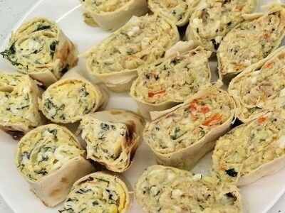 Быстрые и вкусные рулеты из лаваша: лучшие рецепты для женщин