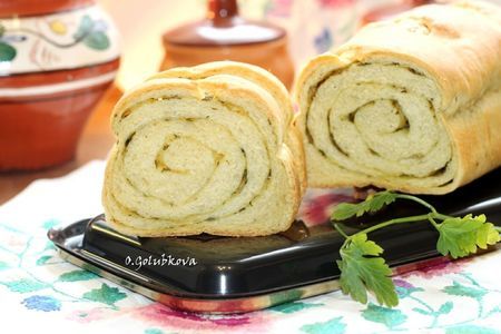 Легкий и ароматный хлеб с чесночным соусом: простой рецепт для вашего стола