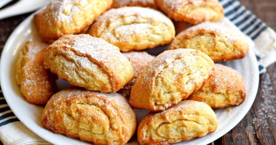 Быстрое домашнее печенье на кефире: 3 простых ингредиента за 10 минут