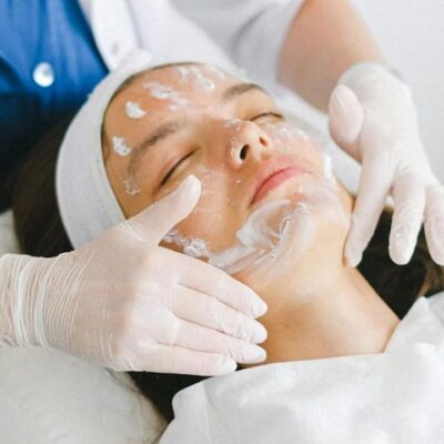 Зимний пилинг: почему косметологи рекомендуют эту процедуру именно сейчас