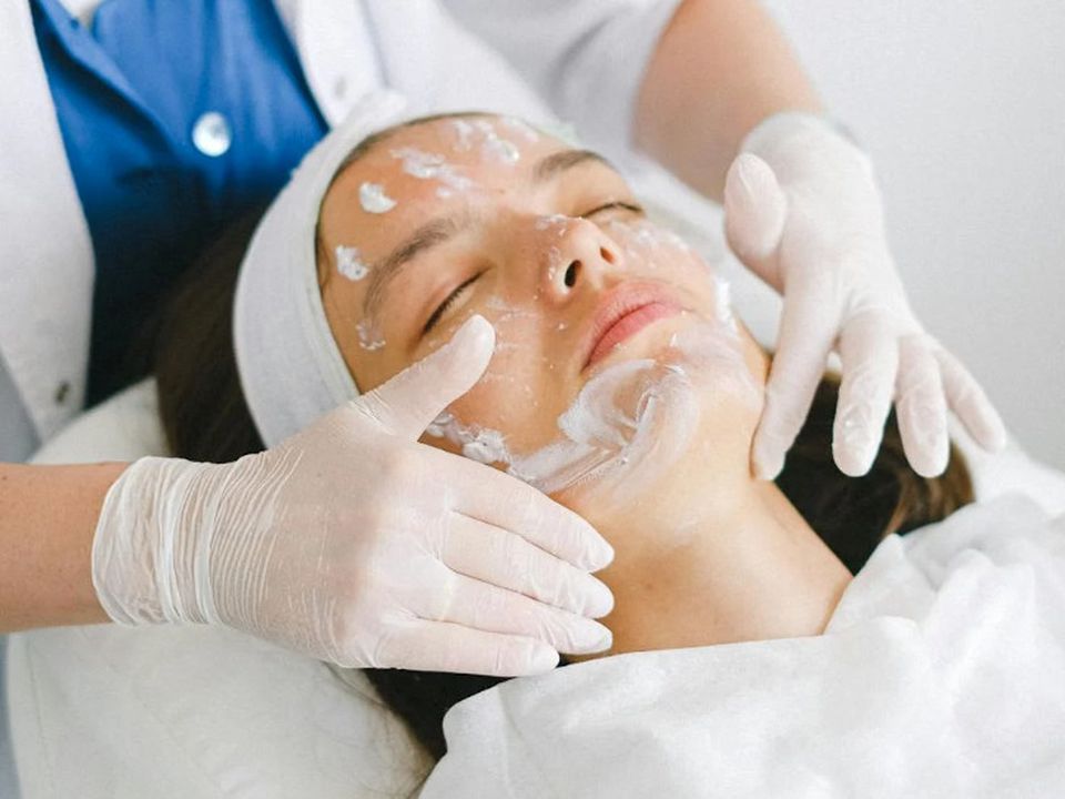 Зимний пилинг: почему косметологи рекомендуют эту процедуру именно сейчас