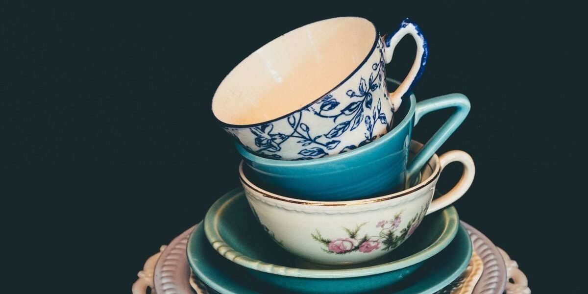 Почему нельзя дарить и принимать определенную посуду: советы для дома и дачи