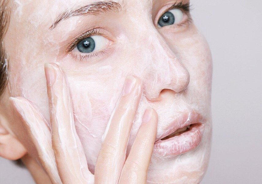 Зимний уход за кожей лица: секреты сияния, о которых знает каждая звезда