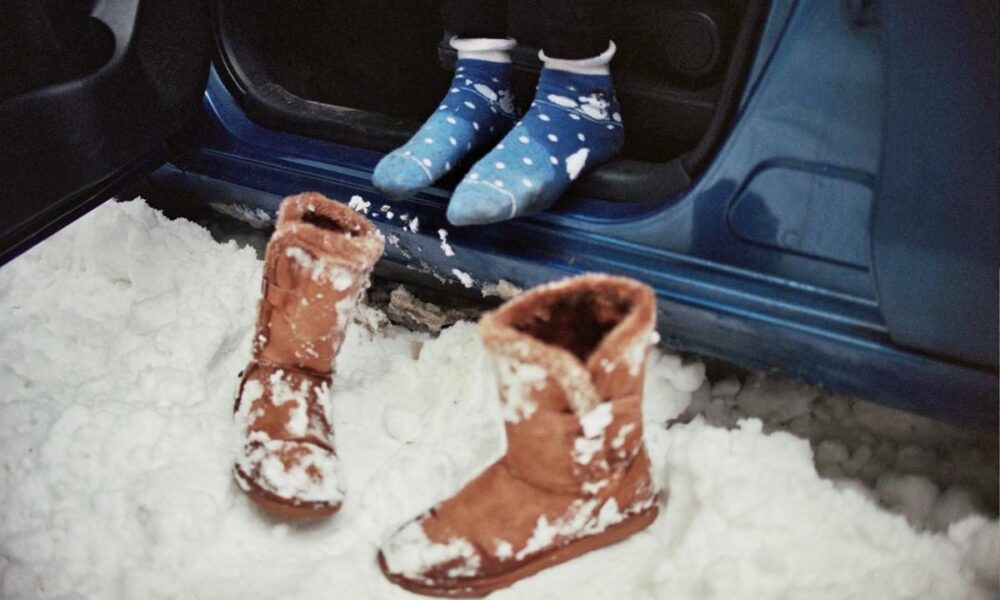 Как сохранить ноги сухими: 6 проверенных способов защитить обувь от влаги