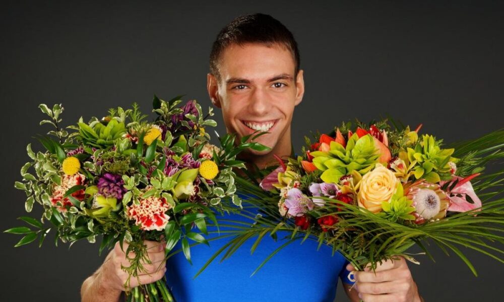 Цветы для мужчины: когда уместно дарить и как выбрать букет
