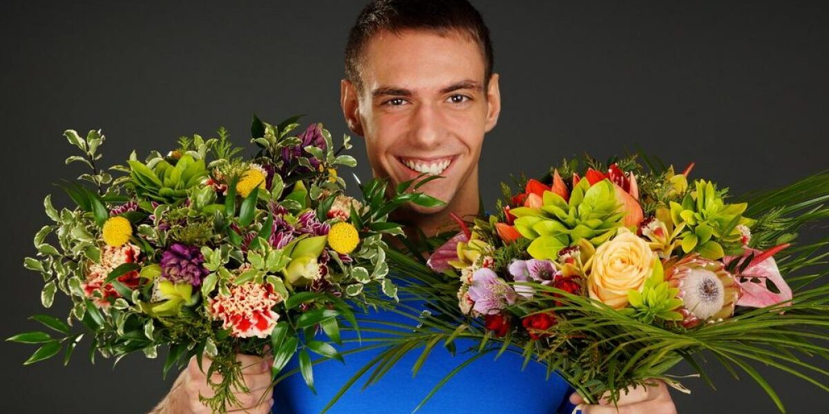 Цветы для мужчины: когда уместно дарить и как выбрать букет