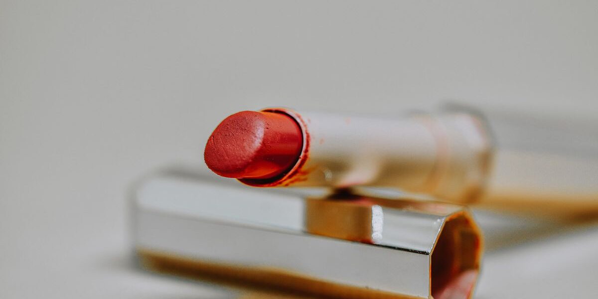 5 ошибок в макияже губ, которые портят образ каждой женщины