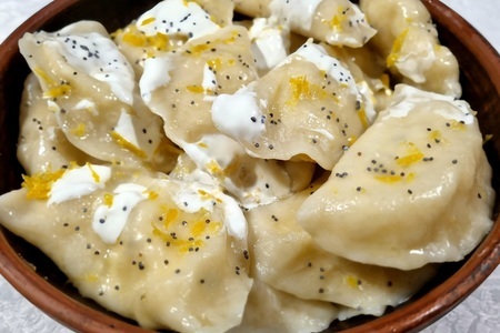 Секрет идеальных вареников: творогом и маком, как у бабушки