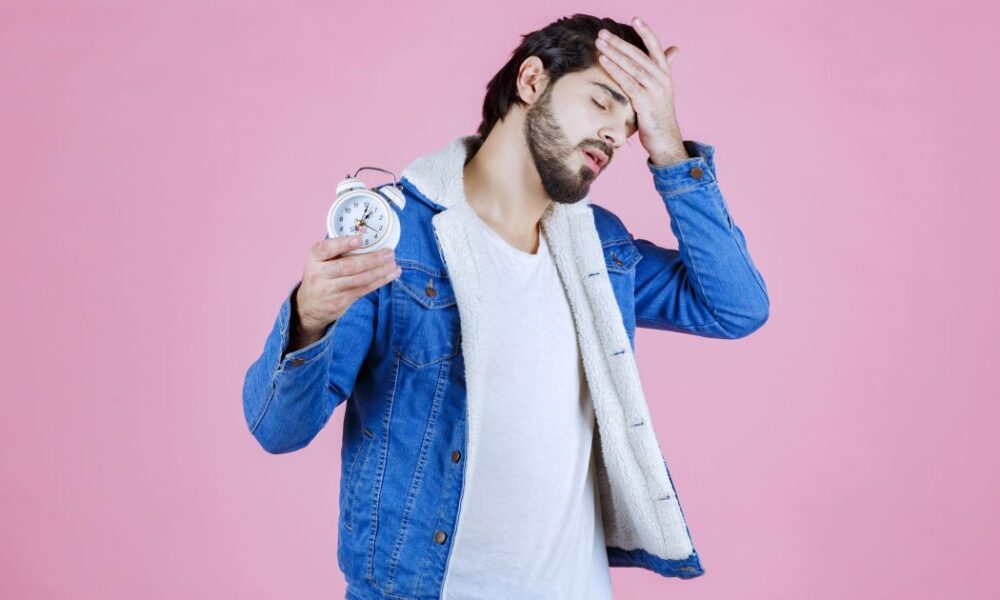 Утренняя привычка, которая мешает вашему финансовому успеху