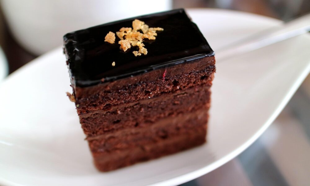 Шоколадный торт "Прага": Классический рецепт и секреты приготовления