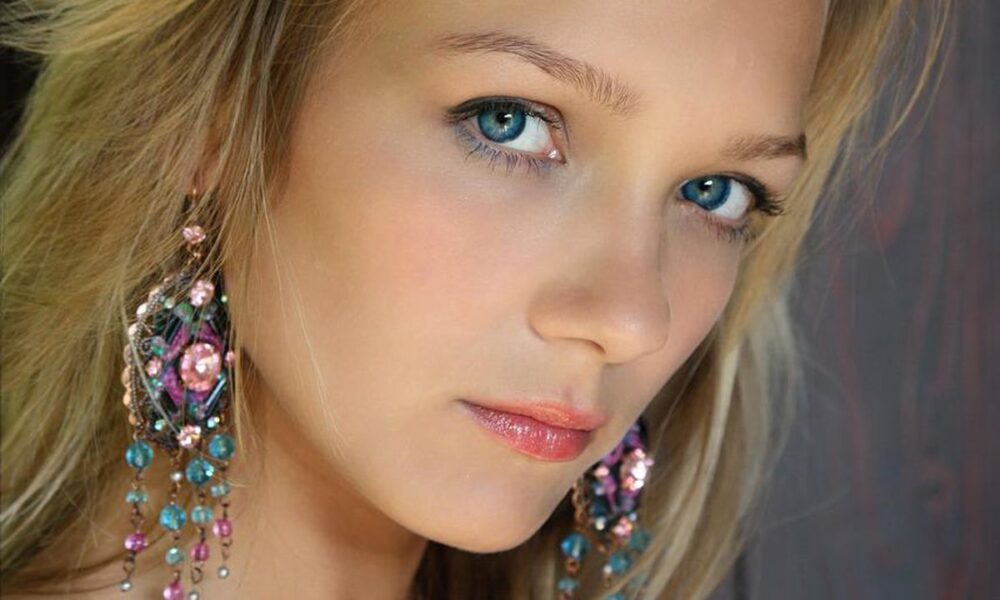 Как возрастные украшения старят даже молодых: секреты звезд