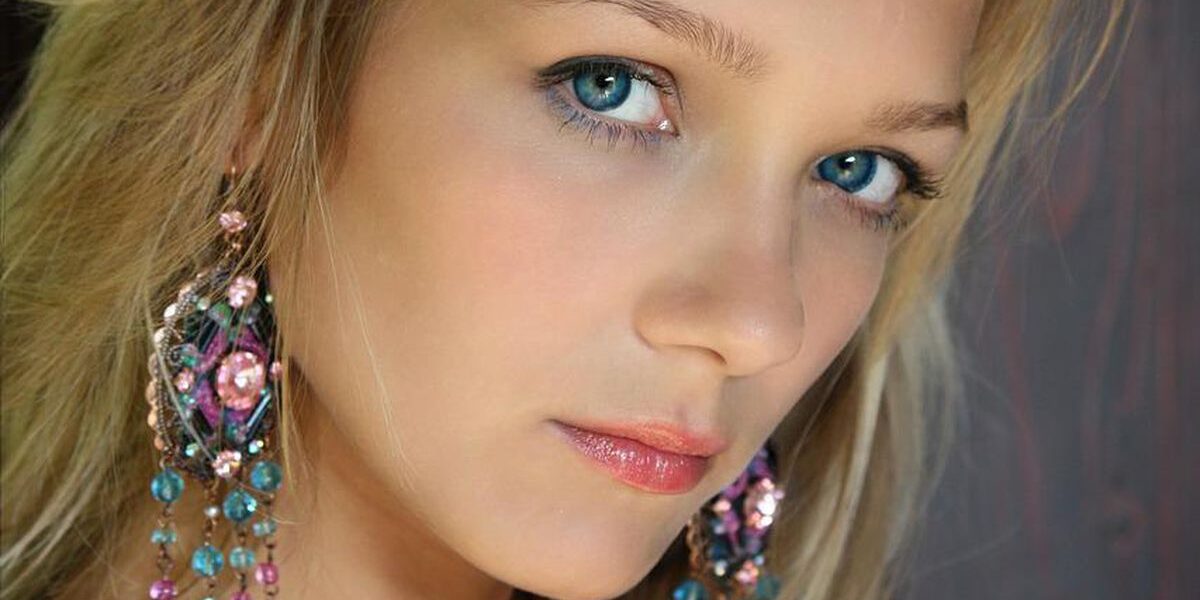 Как возрастные украшения старят даже молодых: секреты звезд