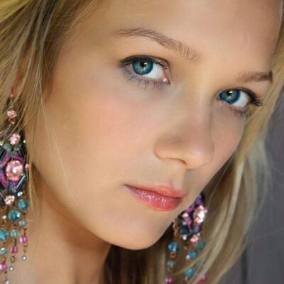 Как возрастные украшения старят даже молодых: секреты звезд