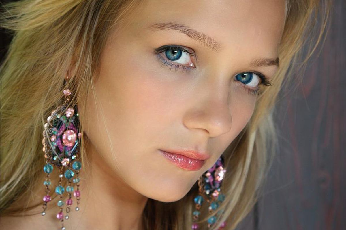 Как возрастные украшения старят даже молодых: секреты звезд