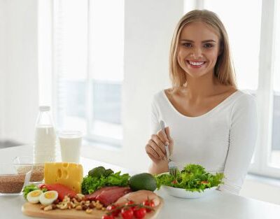 Вредные продукты для женского здоровья: что стоит исключить из рациона